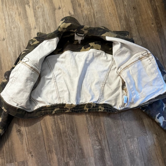 Excellent condition. No flaws - Picture 2 of 4